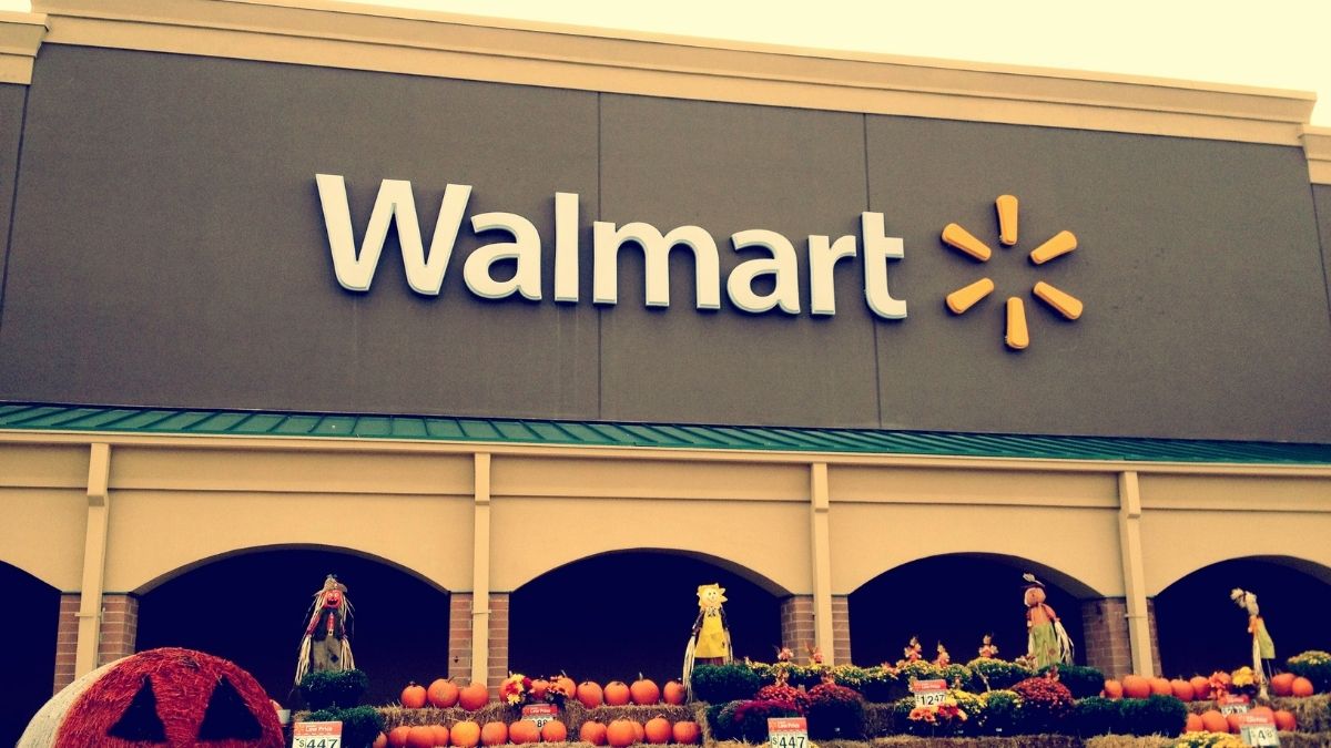Is Walmart Open on Christmas 2021? Walmart Christmas Holiday Hours